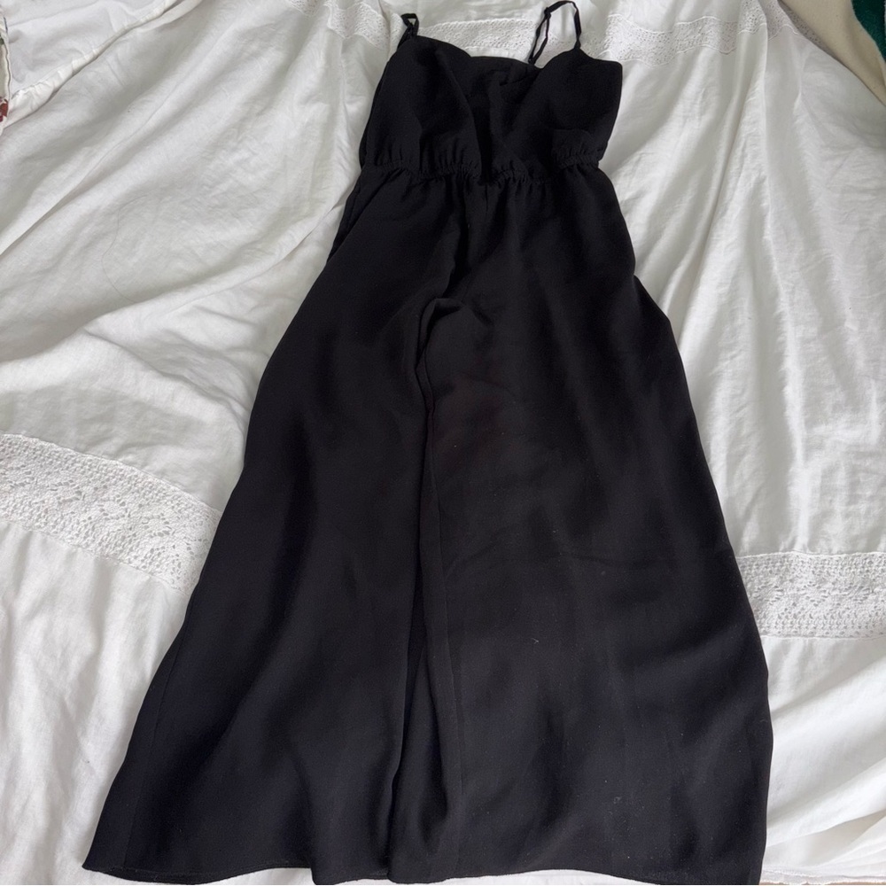 Wilfred Aritzia Melodie Jumpsuit Wide Leg V-Neck Black Boho Preppy Office MEDIUM